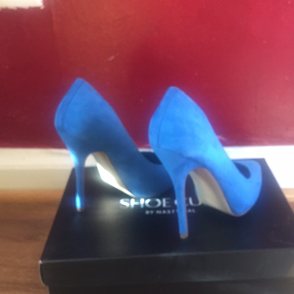 Shoes - Picture 4 of 4